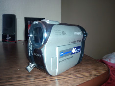 Sony DCR-DVD106 Handycam DVD Camcorder With 2.5&amp;#039;&amp;#039; LCD Screen foto