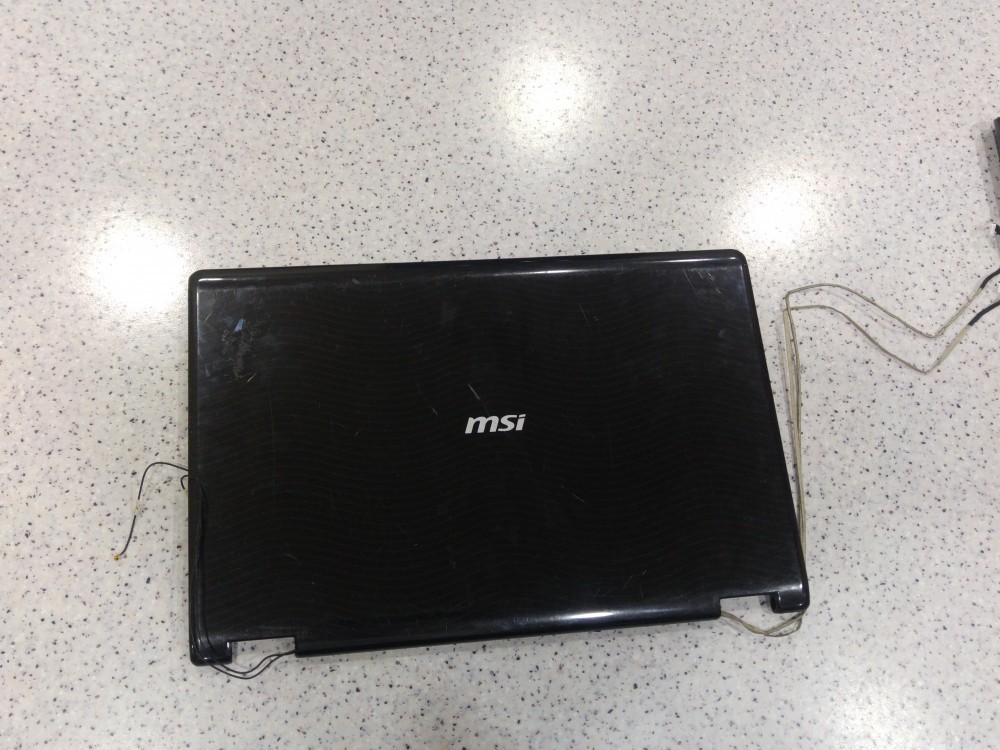 PC Portable MSI VR630 MS-1672 - 16 Pouces - 4 Go RAM - 250 Go HDD - Pour Pièces