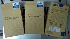 Samsung Galaxy Note 3 negru alb foto mare Samsung Galaxy Note 3 negru alb foto mare