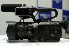 JVC GY-HM200U 4K Livestream PAL/NTSC slow motion 120 fps foto