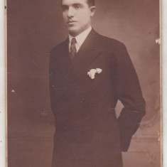 bnk foto Portret de barbat - Foto E Popp Ploesti 1931