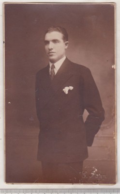 bnk foto Portret de barbat - Foto E Popp Ploesti 1931 foto