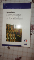 Democratie si totalitarism an 2001/277pag- Raymond Aron foto