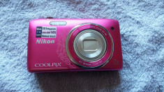 CAMERA FOTO NIKON COOLPIX S3500 ,DISPLAY SPART ,SE VINDE FARA ACUMULATOR . foto