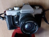 Cumpara ieftin APARAT FOTO VINTAGE CU FILM PRAKTICA ,CU HUSA ORIGINALA -OBIECTIV SUPERANGULAR