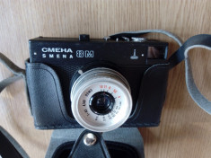 APARAT FOTO VINTAGE CU FILM SMENA 8M ,CU HUSA ORIGINALA -NEGRU RAR LOMOGRAPHY foto