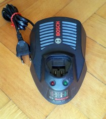 Incarcator acumulatori Li-Ion Bosch AL 1130 CV 10.8V 3A foto