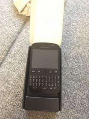 Blackberry 9720 black folosit la cutie pachet complet ,stare buna!!PRET:170lei foto