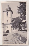 Bnk foto - Intrarea &icirc;n Mănăstirea Agapia de pe latura de est - anii `60, Alb-Negru, Romania de la 1950, Cladiri