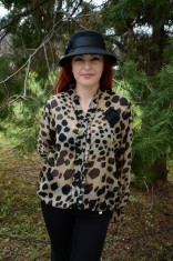 Bluza moderna, design chic de animal-print, cu trandafir decorativ aplicat foto