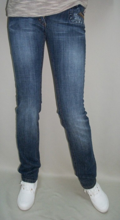 Blugi moderni, la reducere, modele skinny, simple, design pe buzunare foto mare Blugi moderni, la reducere, modele skinny, simple, design pe buzunare foto mare