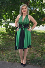 Rochie de seara verde, cu decor de paiete si fronseuri in talie foto