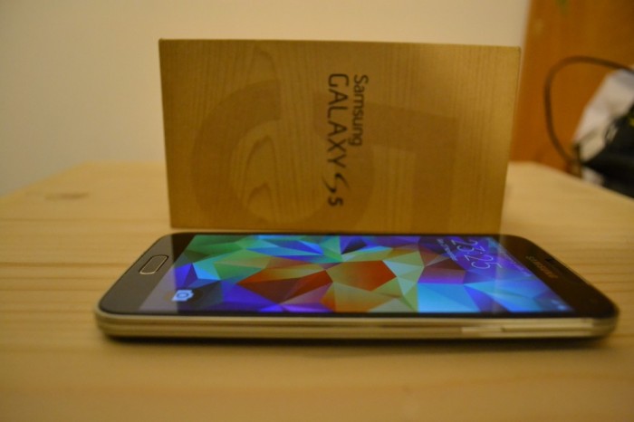 Samsung Galaxy S5 Black impecabil (16Gb, in cutie, Neverlocked, Tempered Glass) foto mare Samsung Galaxy S5 Black impecabil (16Gb, in cutie, Neverlocked, Tempered Glass) foto mare