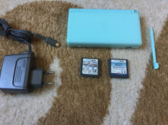 Nintendo DS Lite + incarcator + stilou + 2 jocuri( MARIO KART , Brain Training) foto