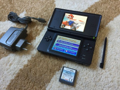 Nintendo DS Lite + incarcator + stilou + 2 jocuri( MARIO KART , Brain Training) foto