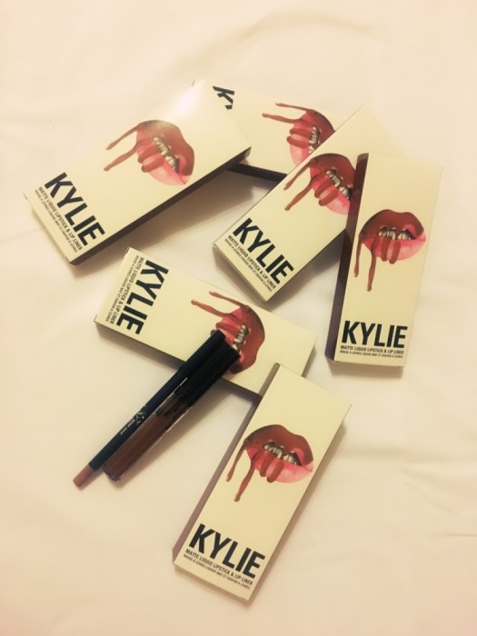 Kit Ruj Si Creion De Buze Kylie Arhiva Okaziiro