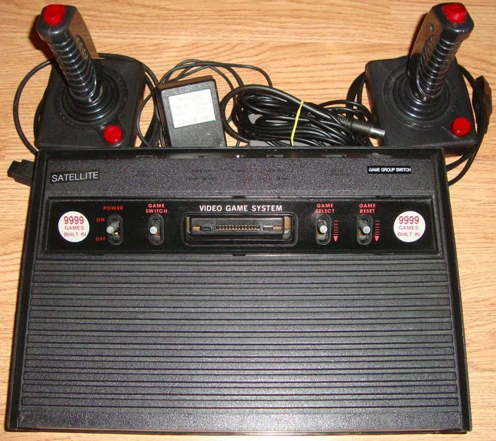 Consola anii 80' Rambo Clona Atari 2600 din perioada Comunista | arhiva ...
