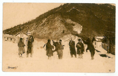 3433 - Ethnic URSARI, bear trainers - old postcard - unused foto