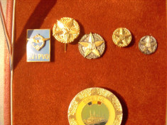 Set 5 insigne militare Yugoslavia-JNA in cutia originala foto