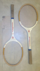 2 rachete tenis neptun fabricate la reghin foto