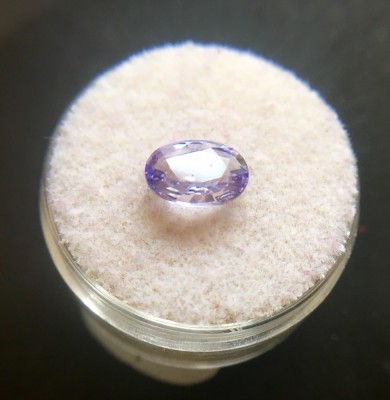 SAFIR NATURAL VIOLET NEINCALZIT 1.23 CT foto