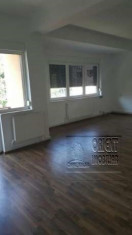 Piata Ovidiu, apartament 3 camere, nemobilat, etaj 1, centrala gaze foto