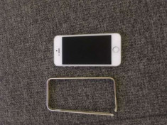 Iphone 5S 32gb silver folosit neverloked,incarcator+handsfre,husa!PRET:980lei foto