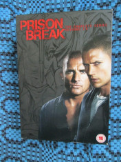 PRISON BREAK (DVD - SEZOANELE 1 - 4, 23 DISCURI, APROX. 3418 MINUTE - CA NOI!!!) foto