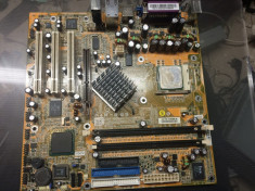 placa de baza pc, cu procesor INTEL HT de 3000 mhz foto