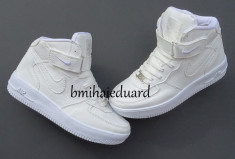 ADIDASI NIKE AIR FORCE 1 foto