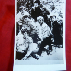 Fotografie- Formatia Rock Beach Boys SUA cu autografe , dim.= 9x 13,8 cm