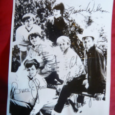 Fotografie- Formatia Rock Beach Boys SUA cu autografe , dim.=13x17,8 cm