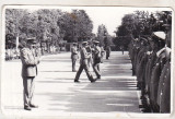 Bnk foto - 1977 - Intalnirea promotiei 1952 ofiteri de artilerie, Alb-Negru, Romania de la 1950, Militar