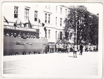 bnk foto - 1977 - Intalnirea promotiei 1952 ofiteri de artilerie foto