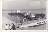 Bnk foto - Traversare cu bacul pe Dunare, Alb-Negru, Romania de la 1950, Transporturi