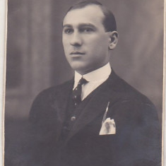 bnk foto - Portret de barbat - Foto Pelisor Bucuresti 1927