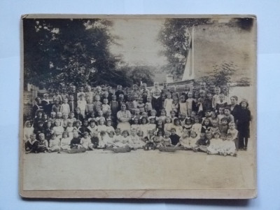 RARA FOTOGRAFIE TRANSILVANIA-GRUP DE ELEVI DIN BRASOV/ BRASSO, ANONIM, DUPA 1910 foto