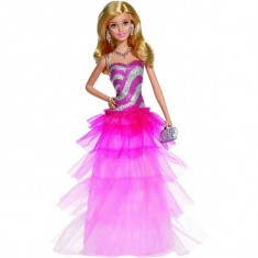 Jucarie Papusa Barbie in rochie roz cu volanase BFW18 Mattel foto