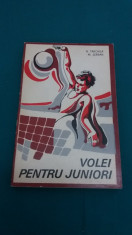 VOLEI PENTRU JUNIORI/ N. TARCHILA, M. ?ERBAN/ 1975 foto