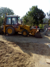 BULDO ESCAVATOR JCB foto