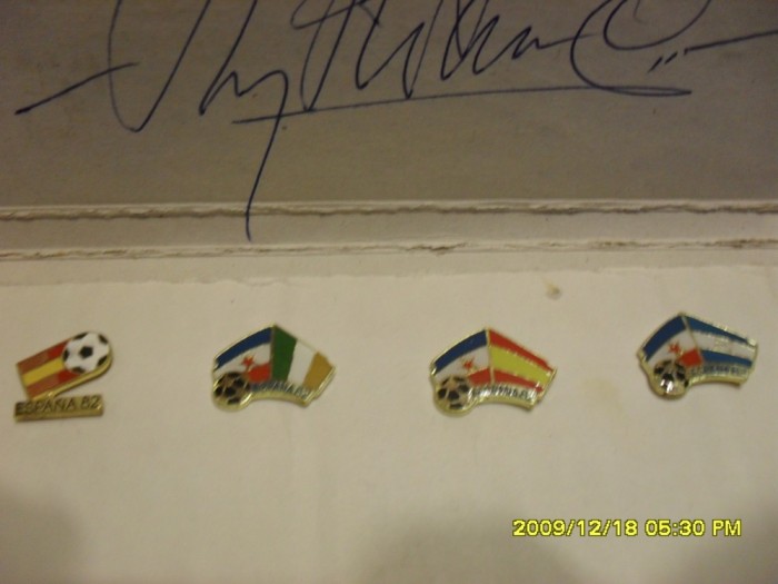 Lot insigne C.M. Spania 1982