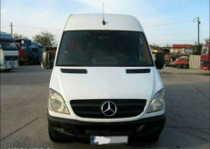 Mercedes Sprinter persoane foto