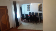 Inchiriez 5 camere la casa,bucatarie,sala de mese,2 bai ,curte cu gradina foto