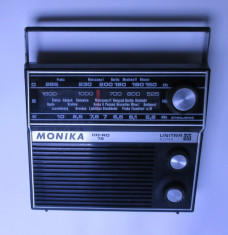 radio vechi anii 60; este functional; model Monika Unitra foto