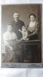 FOTOGRAFIE VECHE DE CABINET -3 GENERATII -FOTOGRAFIE DE FAMILIE -SFARSIT DE 1800