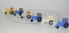 Miniaturi, tractoare/ tractorase romanesti din plastic dur - anii &amp;#039;80 foto