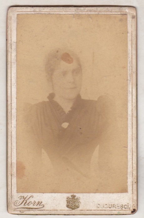 bnk foto - Portret de femeie- Foto Korn Calea Victoriei 144 Bucuresti