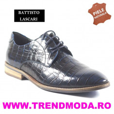 Pantofi barbati piele naturala OTTO JONES bleumarin lac &amp;quot;croco&amp;quot; (Marime: 40) foto