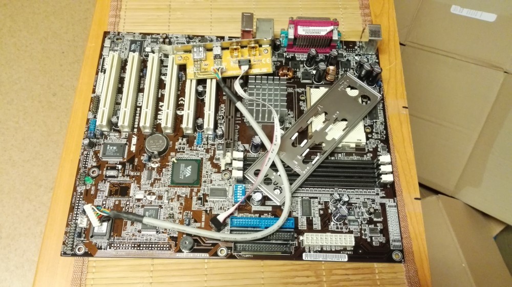 Carte mere ASUS A7V8X-X REV 1.01 sans plaque socket 462