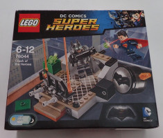 Lego Super Heroes 76044 Clash of the Heroes Infruntarea Eroilor Batman Superman foto